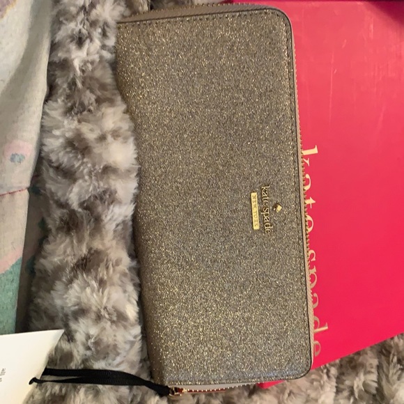 NWT Gorgeous Kate Spade Glitter Wallet - Picture 2 of 5
